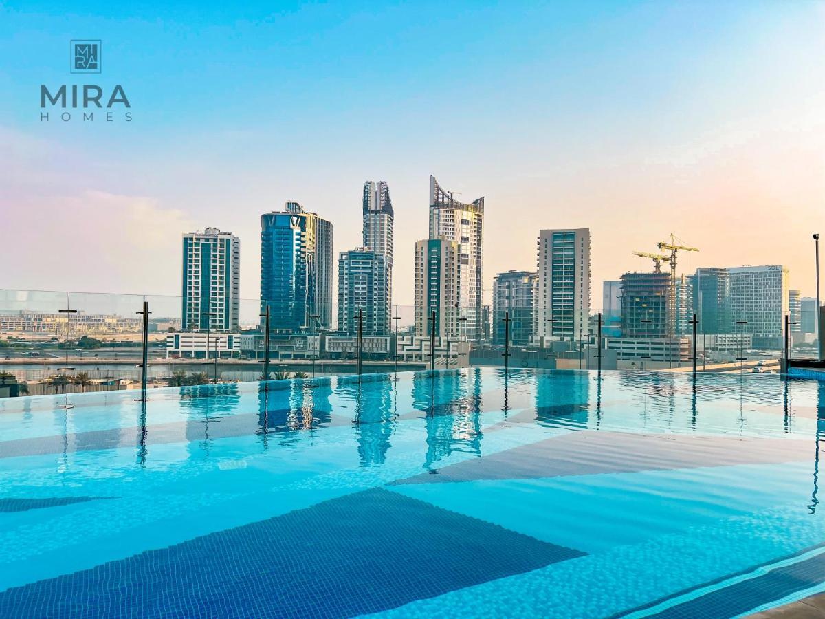 Mira Holiday Homes - Lovely Studio With Burj Khalifa View Dubai Bagian luar foto