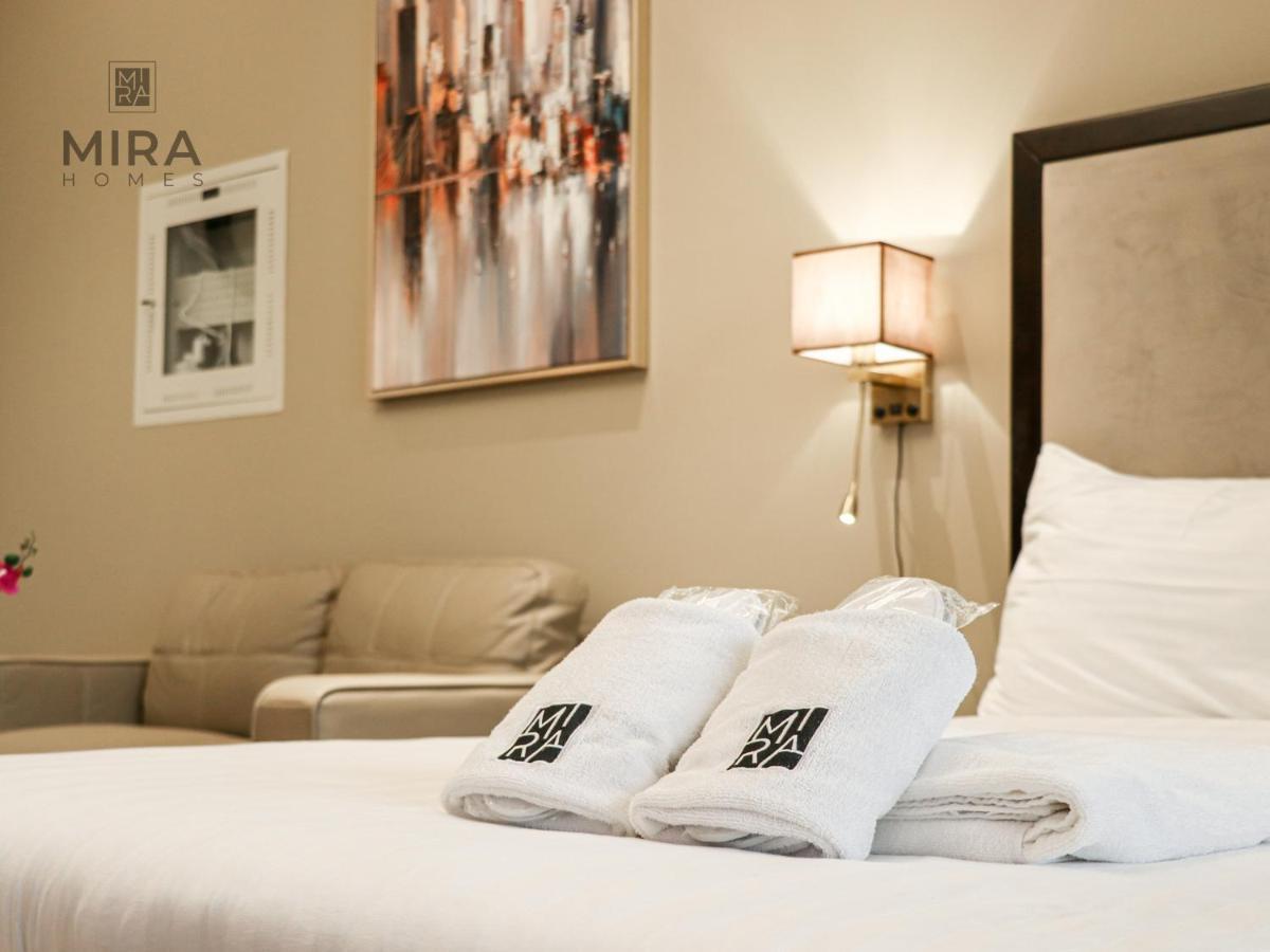 Mira Holiday Homes - Lovely Studio With Burj Khalifa View Dubai Bagian luar foto