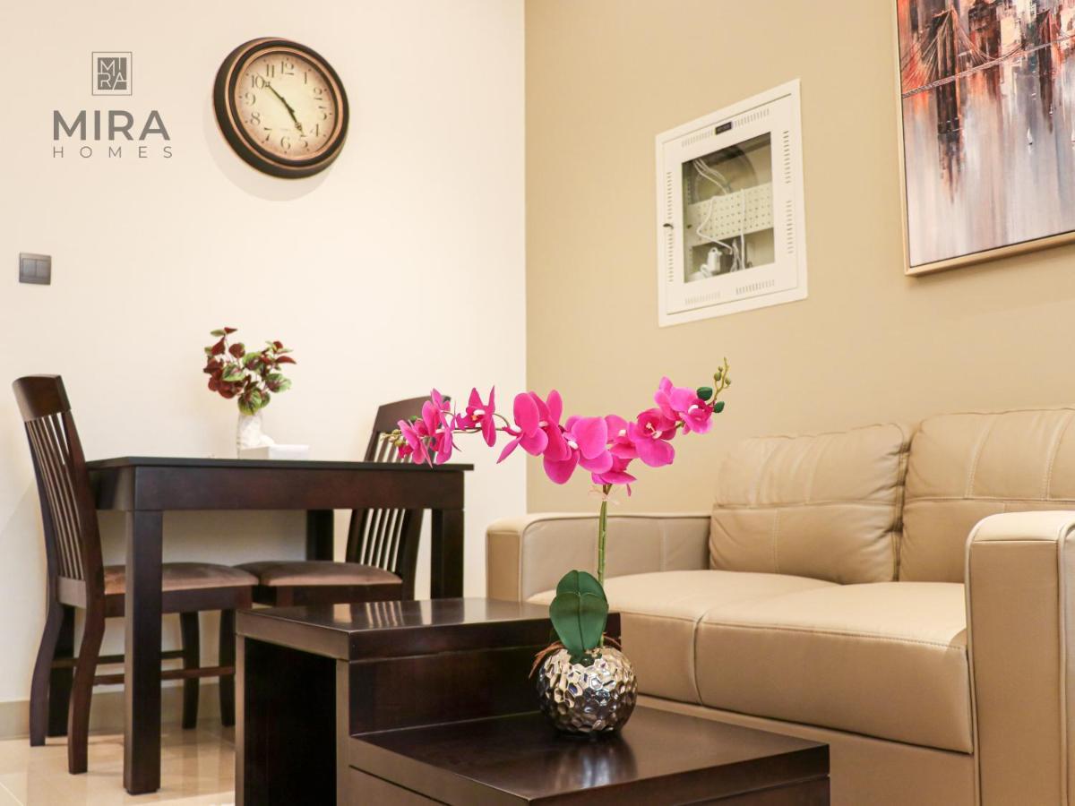 Mira Holiday Homes - Lovely Studio With Burj Khalifa View Dubai Bagian luar foto